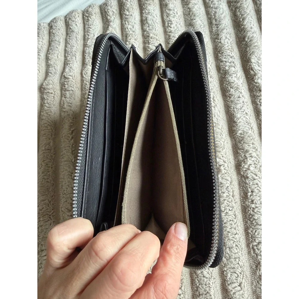 American Leather Co Black Pebbled Leather Zip Around Wallet Accordion Clutch